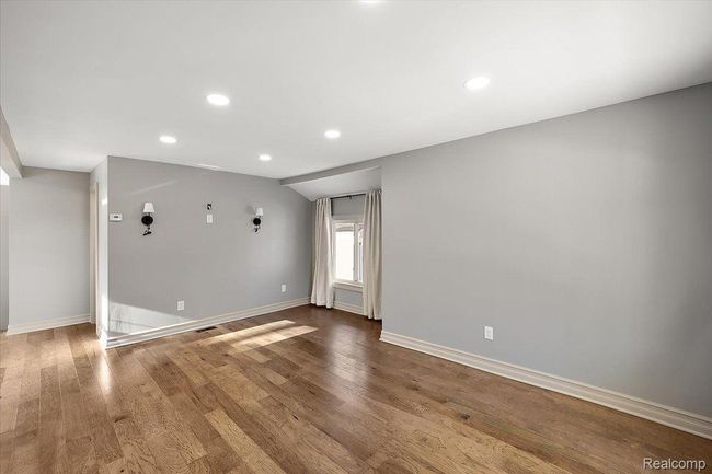 20817 Parkside Blvd, House other with 2 bedrooms, 2 bathrooms and null parking in Ferndale MI | Image 6