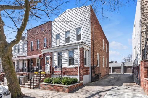 6858 76th St, Middle Village, NY, 11379-2827 | Card Image