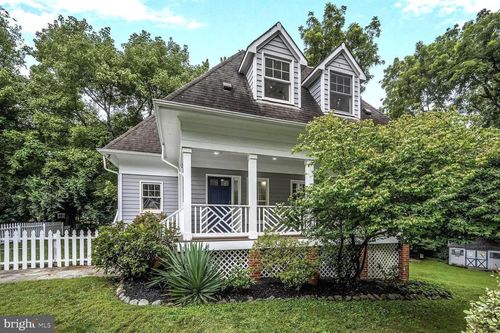 4111 Jones Bridge Rd, CHEVY CHASE, MD, 20815-6717 | Card Image