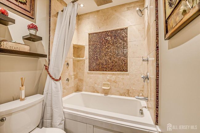 55 Renaissance Ln, Townhouse with 2 bedrooms, 2 bathrooms and null parking in New Brunswick NJ | Image 27