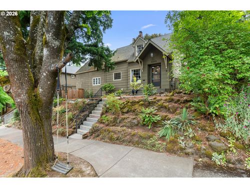 8435 Sw 11th Ave, Portland, OR, 97219 | Card Image