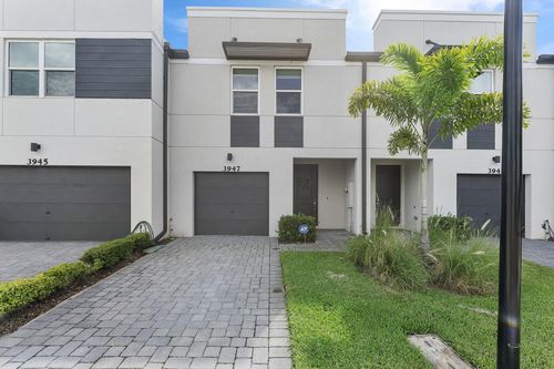 3947 Se Mentmore Ln, Stuart, FL, 34997-6443 | Card Image