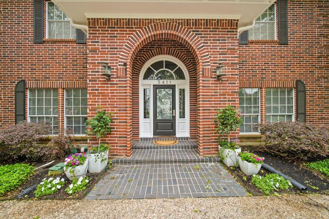 5411 Pine St, House other with 5 bedrooms, 5 bathrooms and 3 parking in Bellaire TX | Image 4