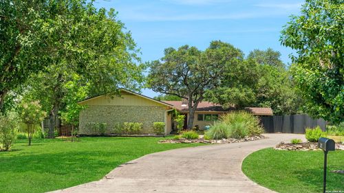 532 N School St, Boerne, TX, 78006-1642 | Card Image