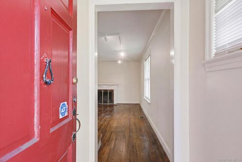 91 Port Washington Boulevard, North Hempstead, NY, 11576 | Card Image