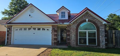 3913 Kingsberry Dr, Van Buren, AR, 72956-5551 | Card Image