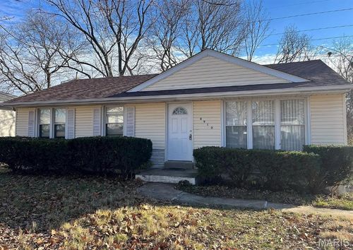 6910 Noble Dr, Hazelwood, MO, 63042-3221 | Card Image
