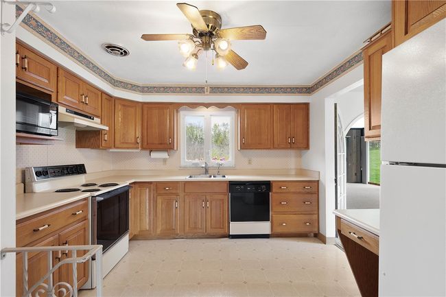 Kitchen | Image 10