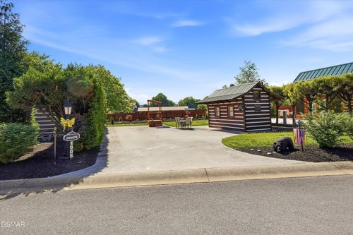 1908 Lizi Loop Way, Sevierville, TN, 37862-5460 | Card Image