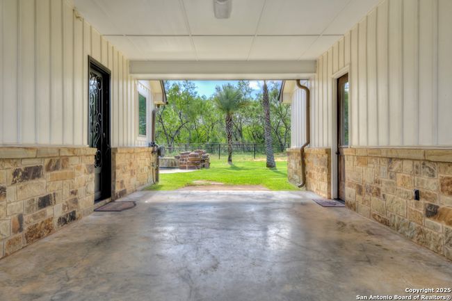 21151 Hickman Rd, House other with 3 bedrooms, 4 bathrooms and null parking in Von Ormy TX | Image 11