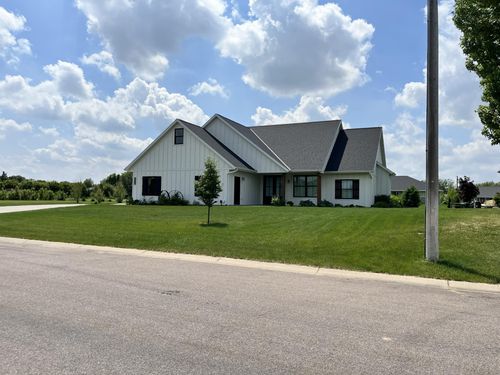 721 St James Cir, Litchfield, MN, 55355-4538 | Card Image