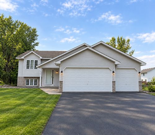 674 Lois Ln, Lino Lakes, MN, 55014-5498 | Card Image