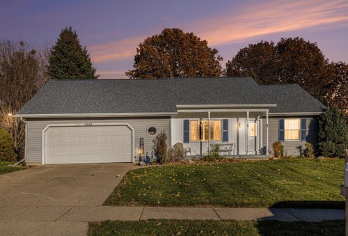 6540 Kingtree Dr Sw, Byron Center, MI, 49315-8233 | Card Image