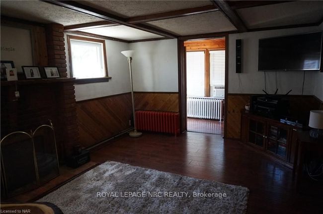 3878 Chippawa Pky, House other with 3 bedrooms, 1 bathrooms and 10 parking in Niagara Falls ON | Image 8