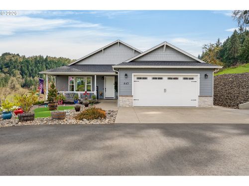 445 Madera Ln, Roseburg, OR, 97471-8686 | Card Image