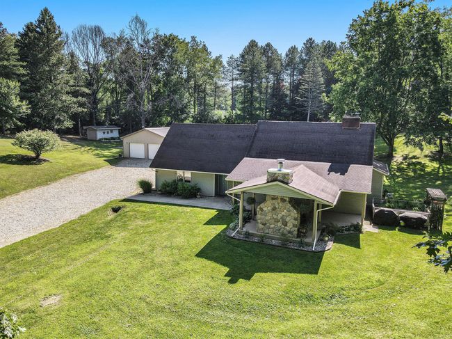 33 2 Nd St, House other with 4 bedrooms, 3 bathrooms and null parking in Plainwell MI | Image 4