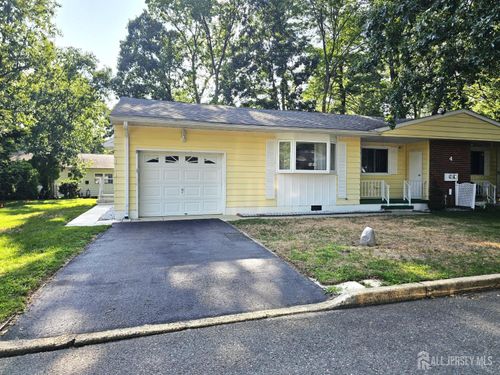 b-4 Wyoming Ave, WHITING, NJ, 08759-1128 | Card Image