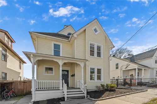 947 Diven St, Peekskill, NY, 10566-2714 | Card Image