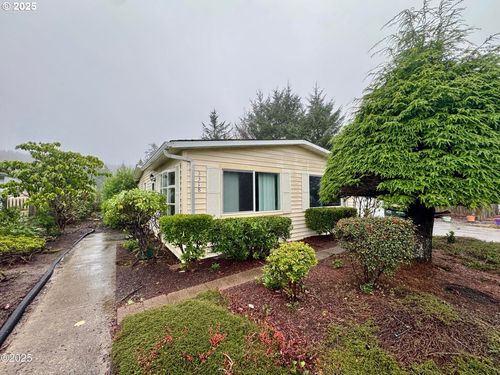 3318 Ne Coos St, Newport, OR, 97365-1514 | Card Image