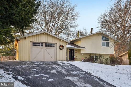 18816 Alpenglow Ln, BROOKEVILLE, MD, 20833-2704 | Card Image