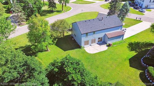 5262 Kingsfield Dr, West Bloomfield, MI, 48322-2036 | Card Image