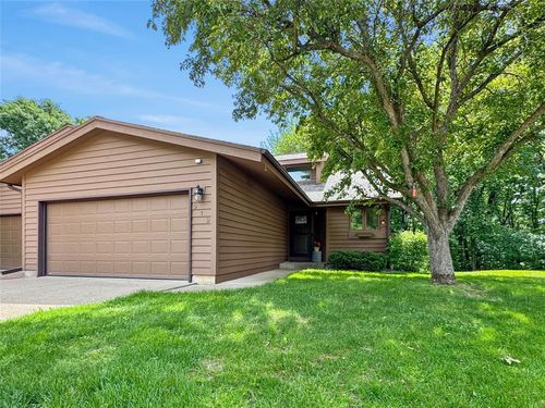 919 Cambridge Ct, Altoona, WI, 54720-2706 | Card Image