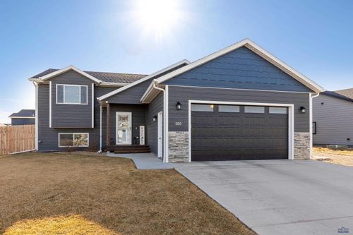 565 Antietam Dr, Box Elder, SD, 57719-1705 | Card Image