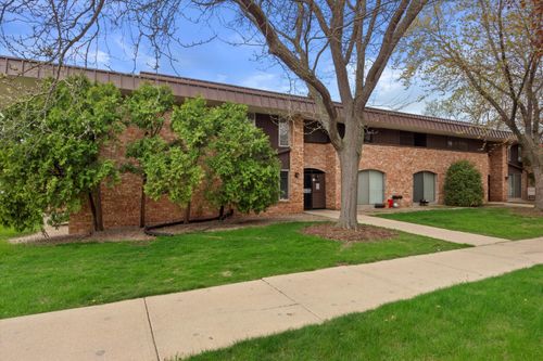 4225 W Rivers Edge Cir, Brown Deer, WI, 53209-1170 | Card Image