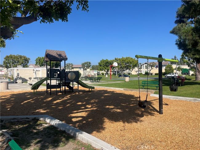 2 - 83 Oval Rd, Condo with 3 bedrooms, 2 bathrooms and 2 parking in Irvine CA | Image 24