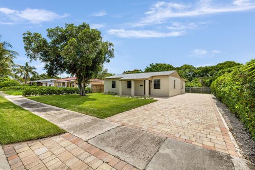 3015 Robert Rd, West Palm Beach, FL, 33405-1337 | Card Image