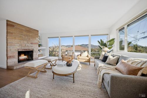 81 Rose Street, San Rafael, CA, 94901 | Card Image