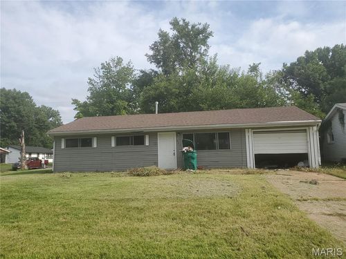 111 Lazarcheff Dr, Cahokia, IL, 62206-2418 | Card Image