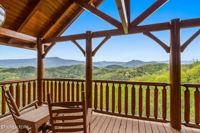 2722 Mountain Preserve Drive, House other with 6 bedrooms, 5 bathrooms and null parking in Sevierville TN | Image 2