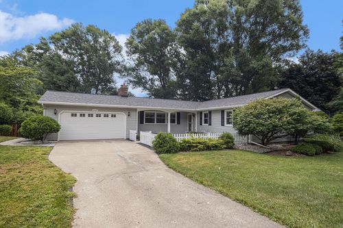 112 Fairway Dr, Battle Creek, MI, 49015-7905 | Card Image