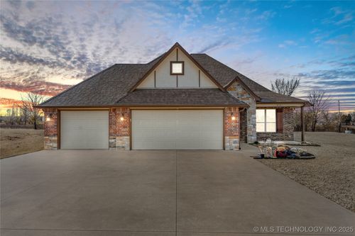 8154 N 50th East Ave, Sperry, OK, 74073-4920 | Card Image