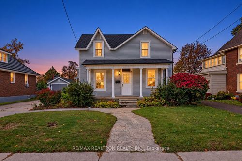 52 Parkside Dr, Barrie, ON, L4N1W9 | Card Image