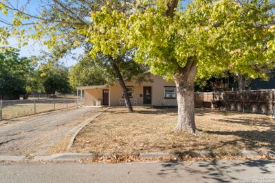 916 Ford St, House other with 3 bedrooms, 2 bathrooms and null parking in Kerrville TX | Image 1