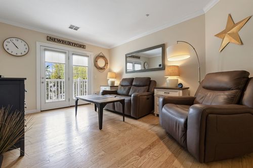 107-5 Woodman Way, Newburyport, MA, 01950-3589 | Card Image