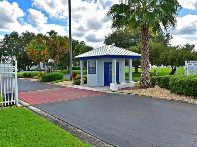8439 Imperial Cir, House other with 2 bedrooms, 2 bathrooms and null parking in PALMETTO FL | Image 34