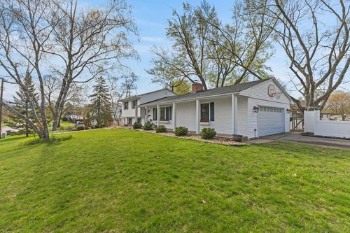 8845 23rd Ave N, Golden Valley, MN, 55427-3229 | Card Image