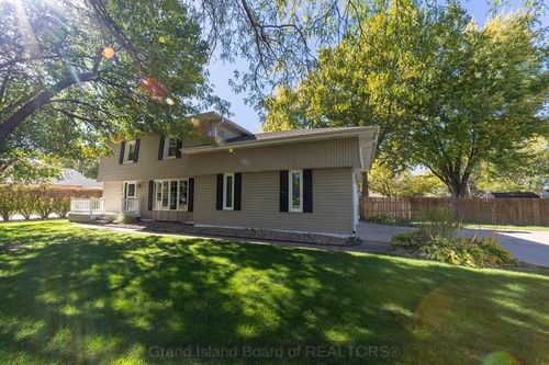 2408 Apache Rd, Grand Island, NE, 68801-7517 | Card Image