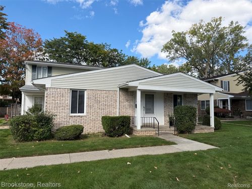 24423 Quad Park Ln, Clinton Township, MI, 48035-3025 | Card Image