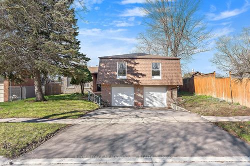 82 Mary St, Georgetown, ON, L7G4V6 | Card Image