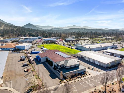 2165 Ne Industry Dr, Grants Pass, OR, 97526-1670 | Card Image