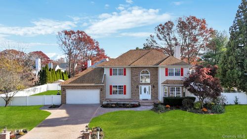 14 Adamson St, Selden, NY, 11784-2279 | Card Image