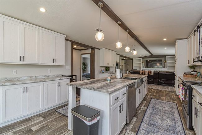 5624 Wickwillow Ln, House other with 3 bedrooms, 2 bathrooms and null parking in Alvin TX | Image 11