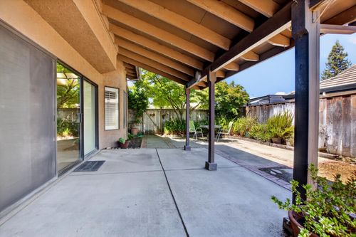 822 River Avenue, Oakdale, CA, 95361 | Card Image