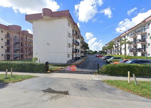411-5420 W 21st Ct, Hialeah, FL, 33016-7077 | Card Image