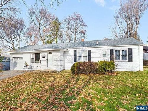 172 Lozier Ter, River Edge, NJ, 07661-1709 | Card Image