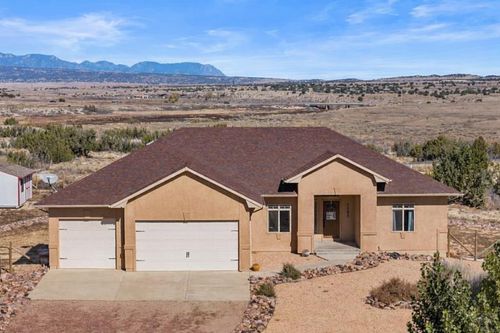 2093 W Guadalupe Dr, Pueblo, CO, 81007-2261 | Card Image